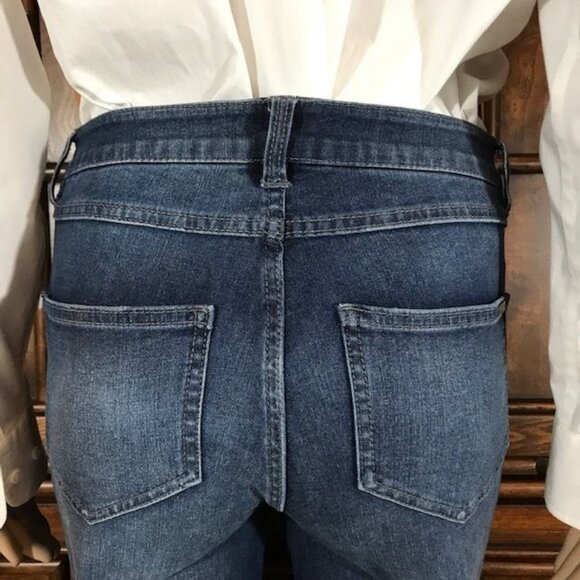 NWOT G.I.L.I. Mid Wash Side Slit Dropped Raw Edge Bootcut Stretch Jean - Picture 10 of 12